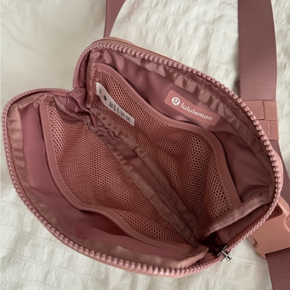 Lululemon Pink Everywhere Belt Bag 1L - Picture 4 of 4
